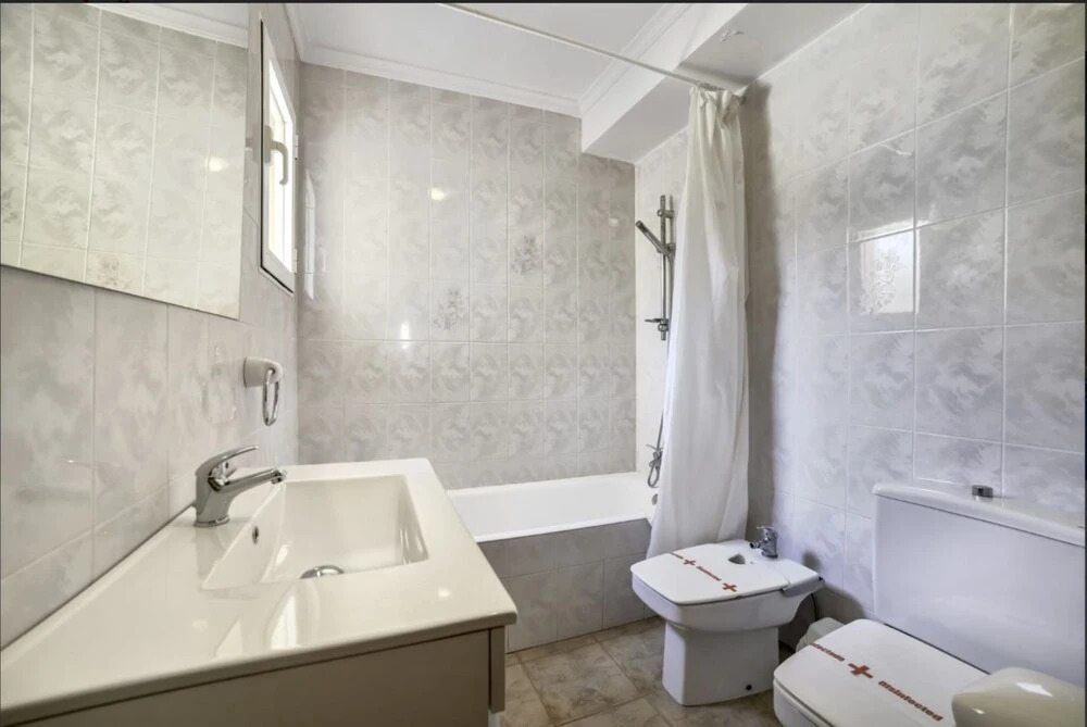 Villa - 5 Bedrooms - 107482