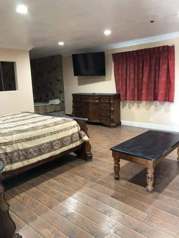 Travelers Inn