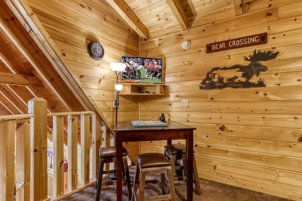 ER260- Magical Moments Great Location- Close to town cabin