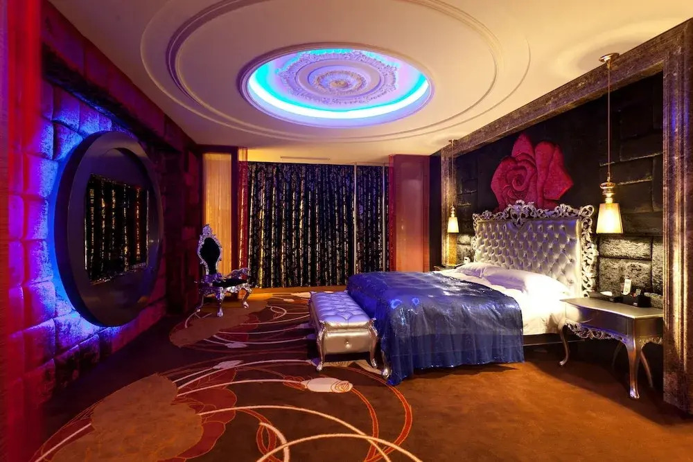 Luxurious Romantic Hotel