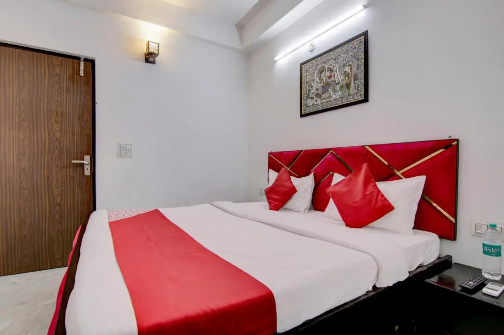 OYO Flagship 80478C Yadav Residency