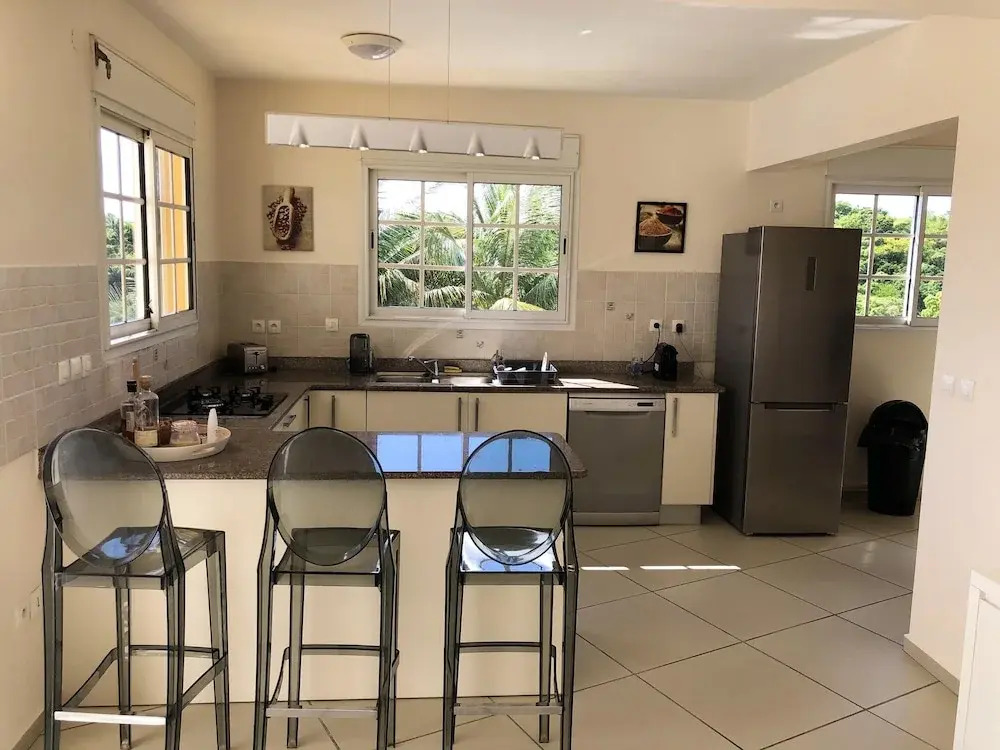 Villa With 4 Bedrooms in Le Gosier, With Wonderful sea View, Private Pool, Enclosed Garden Near the Beach