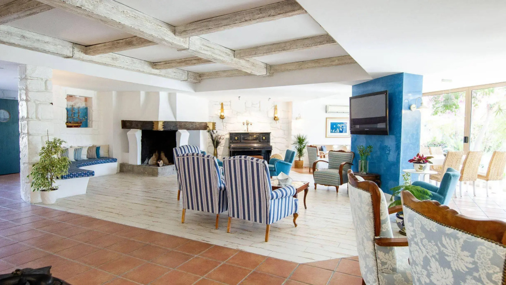 Flora Hotel