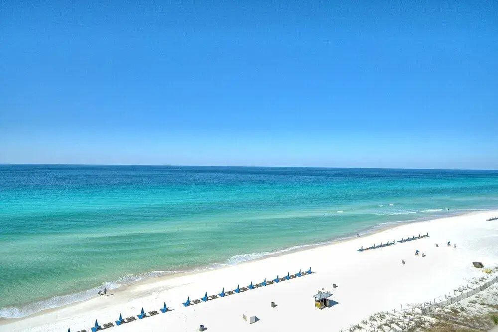 Beautiful Condo with Spacious Balcony to Enjoy Fascinating Ocean View - Unit 1002 by RedAwning