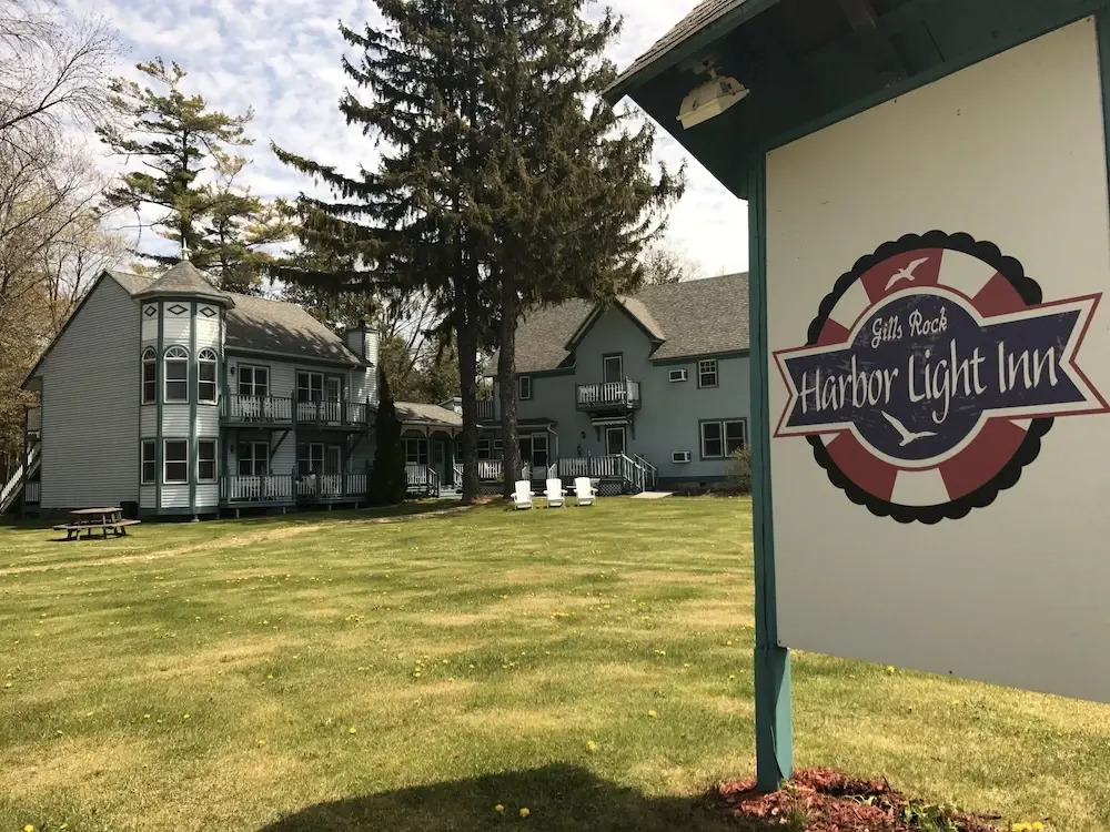 Harbor Light Inn