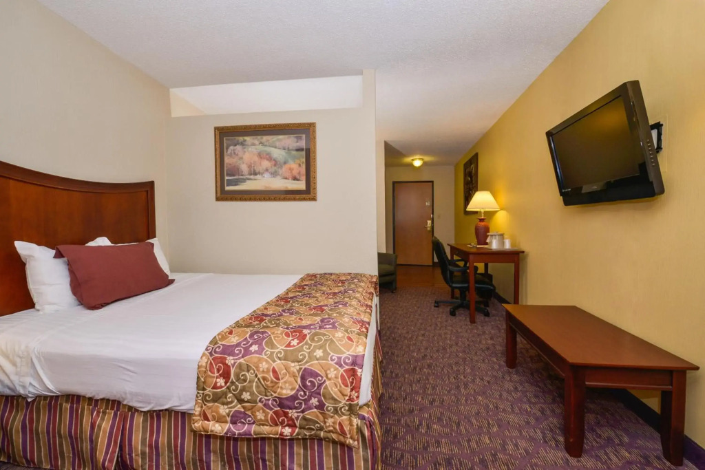 Lamplighter Inn-South