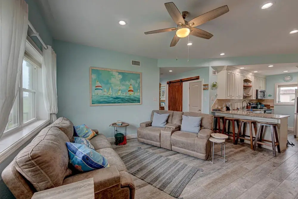 Sun Rose Ir33 2 Bedroom Condo by Redawning