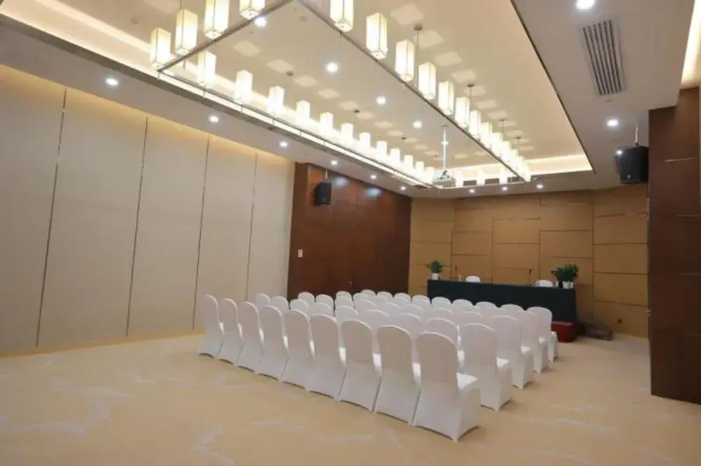 Hualiang Huatian Holiday Hotel