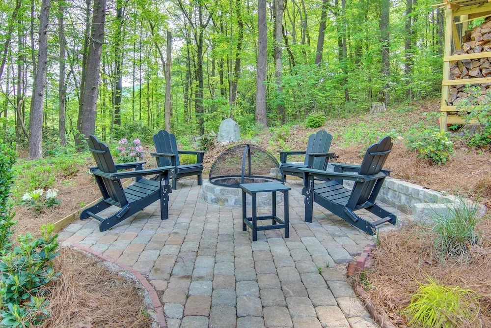 Hendersonville Vacation Rental w/ Private Hot Tub
