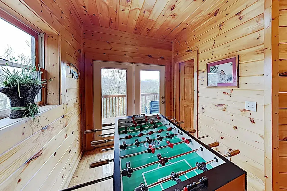 New Listing! Dollywood W/ Private Hot Tub 4 Bedroom Cabin