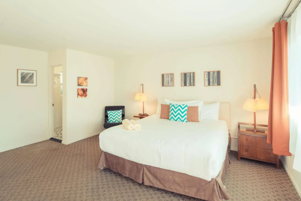 The Skylark, a Palm Springs Hotel