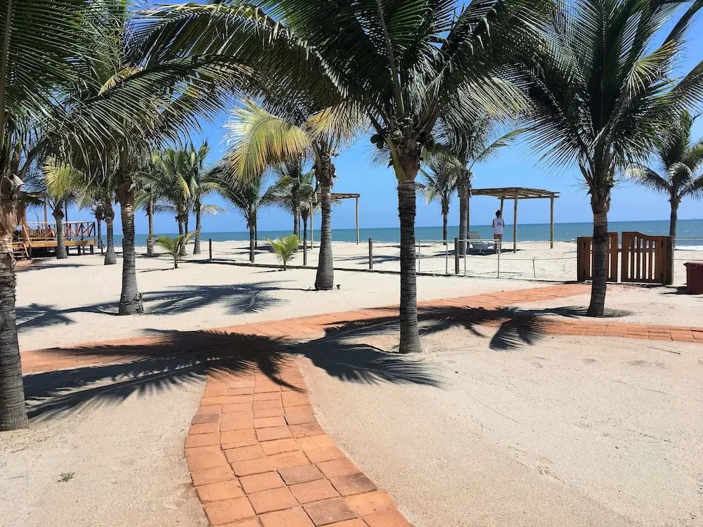 Hotel Punta Camarón Bungalows & Suites