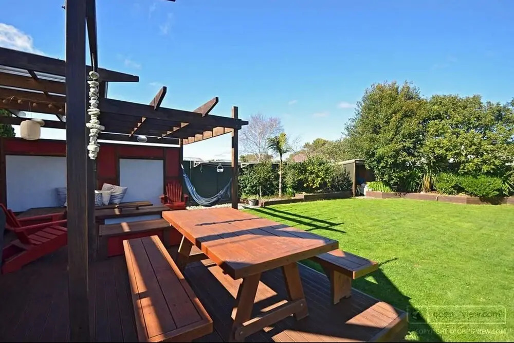 Awesome 4 Bed Beach House