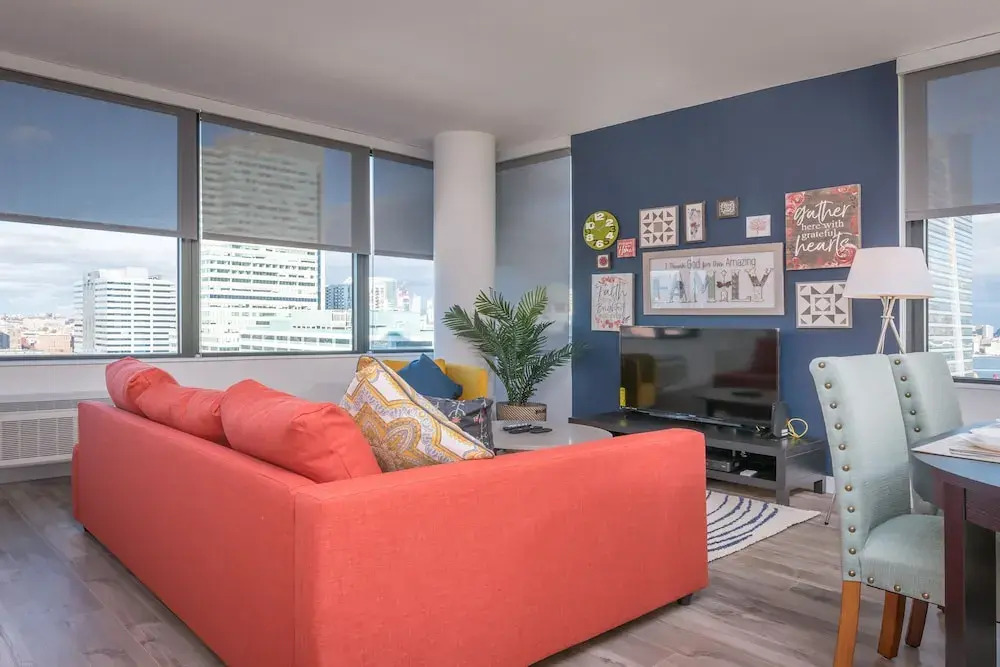 Home Away Luxury Apartments at Warren