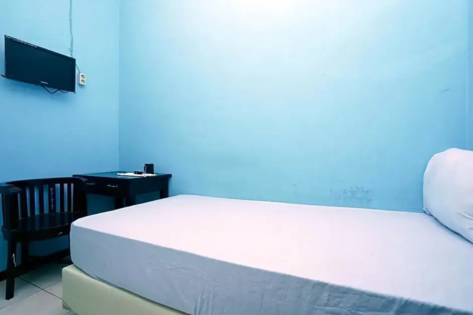 OYO Life 2905 Kost Semampir Tengah Near RSU Premier Surabaya Kota Surabaya