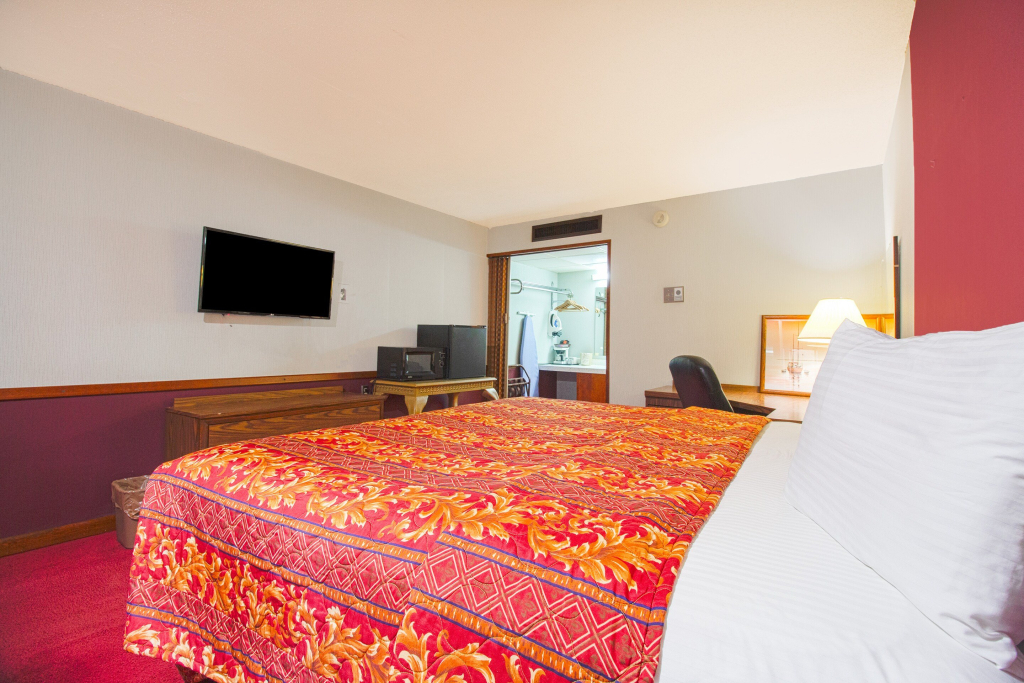 HomeTown Inn By OYO - Liberal, KS