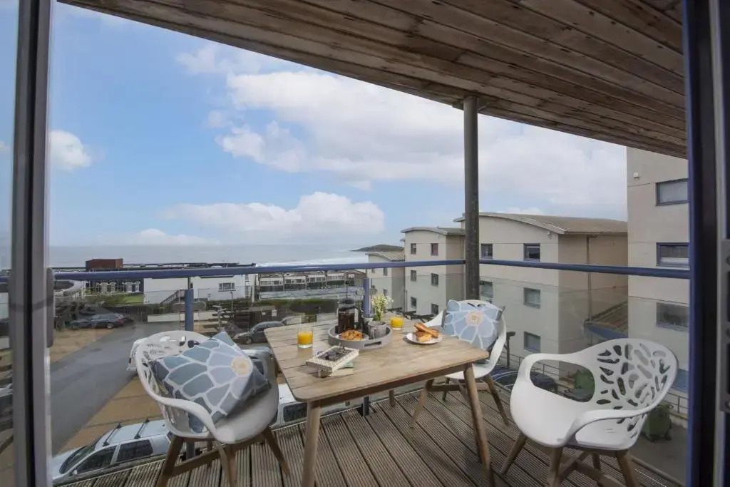 Fistral Lookout, Ocean 1