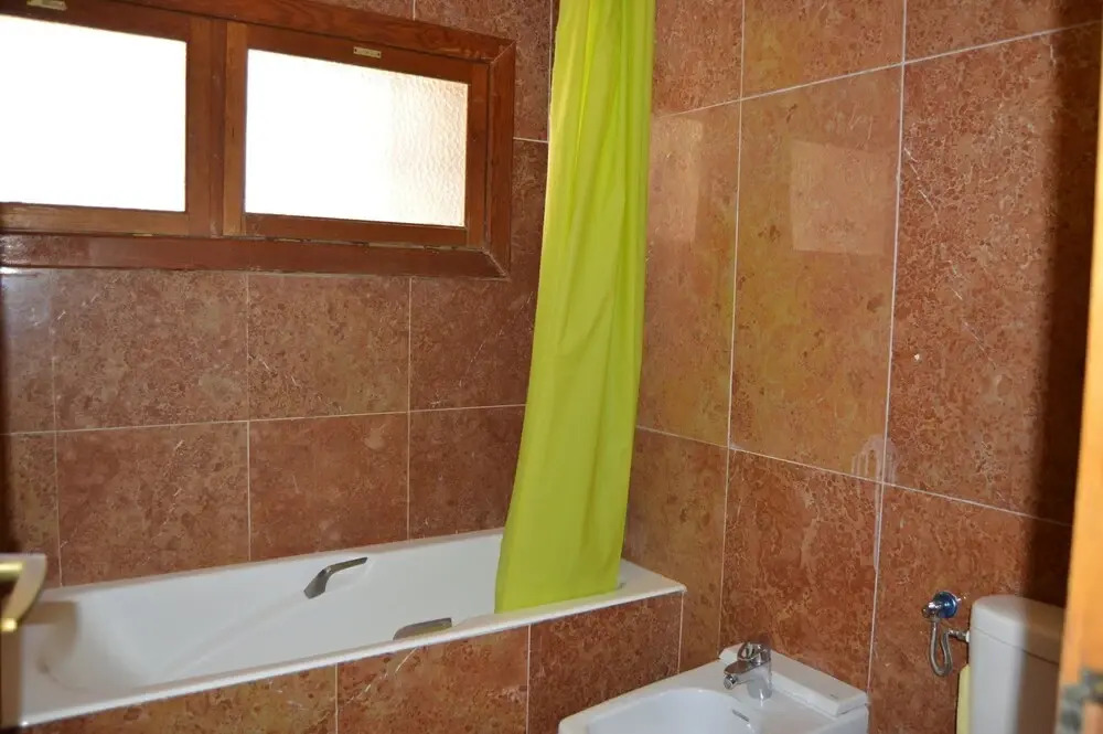 Holiday villa with 5 BR + guest apartment, swimming pool, Casino, Puerto Banus
