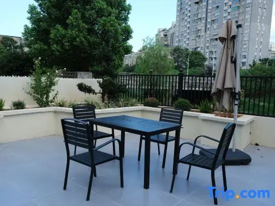 Liangqi Courtyard