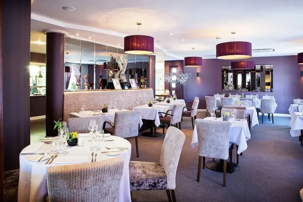 315 Bar & Restaurant