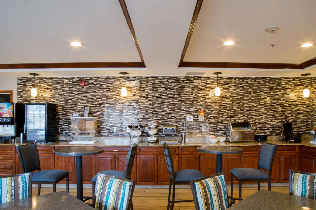 Executive Inn & Suites
