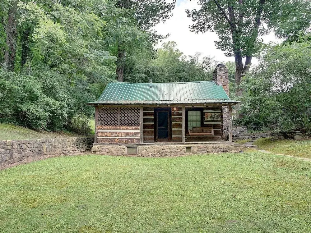 Timeless Treasures 1 Bedroom 1 Bathroom Chalet