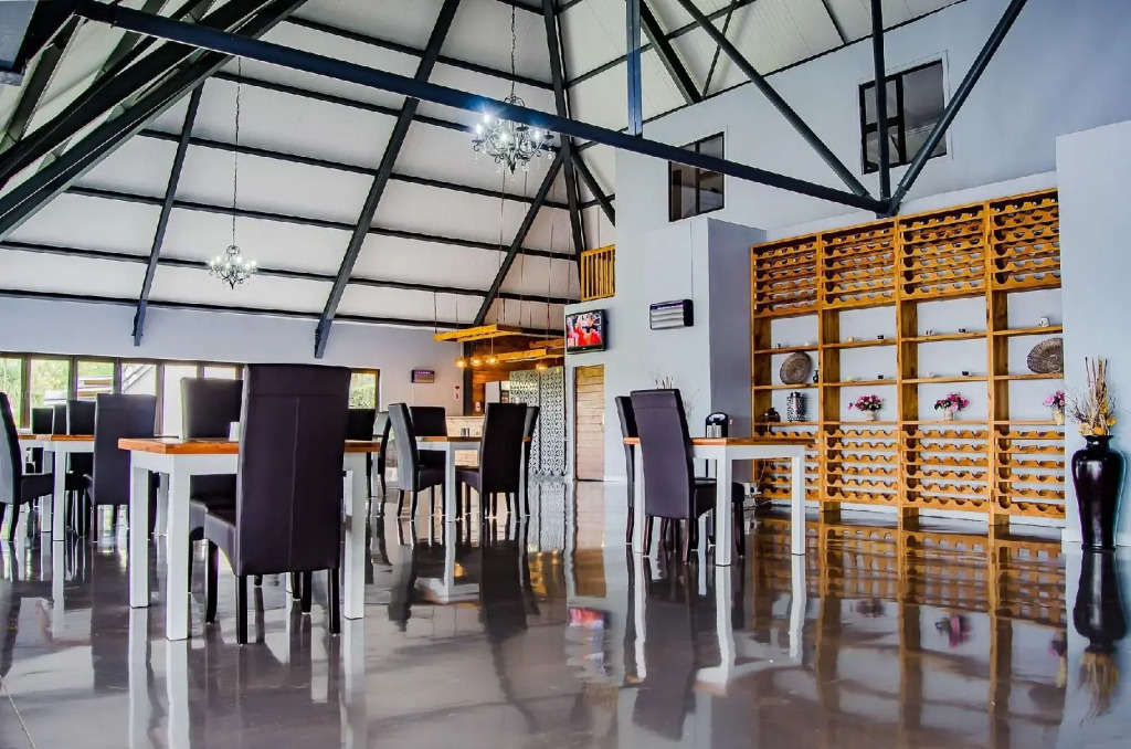 Mount Shekinah Country Hotel