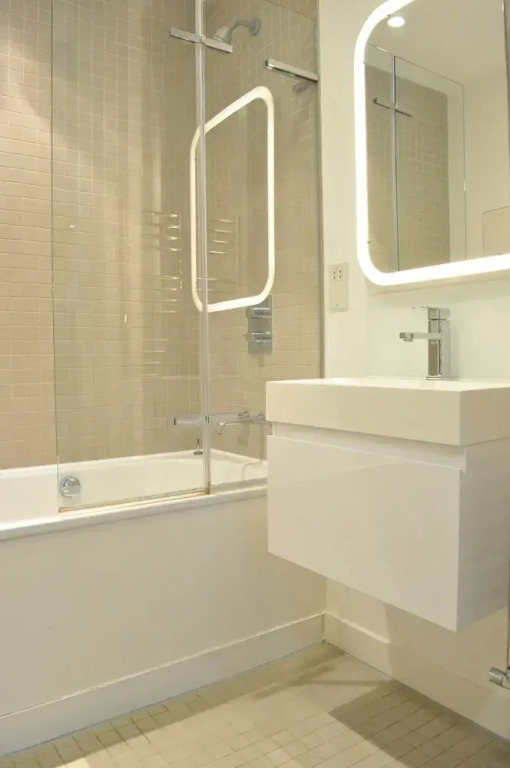 Farringdon 3 Bedroom Flat With Terrace