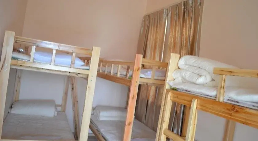 Linxi Xiaozhu Youth Hostel