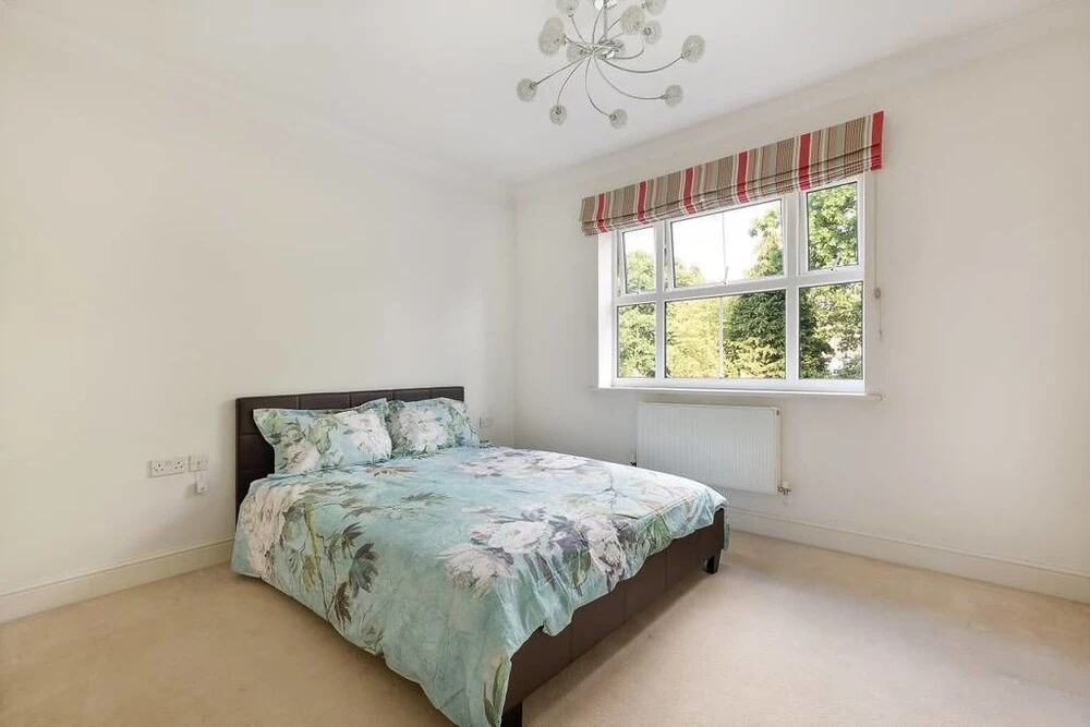 Luxury Northwood Apartment