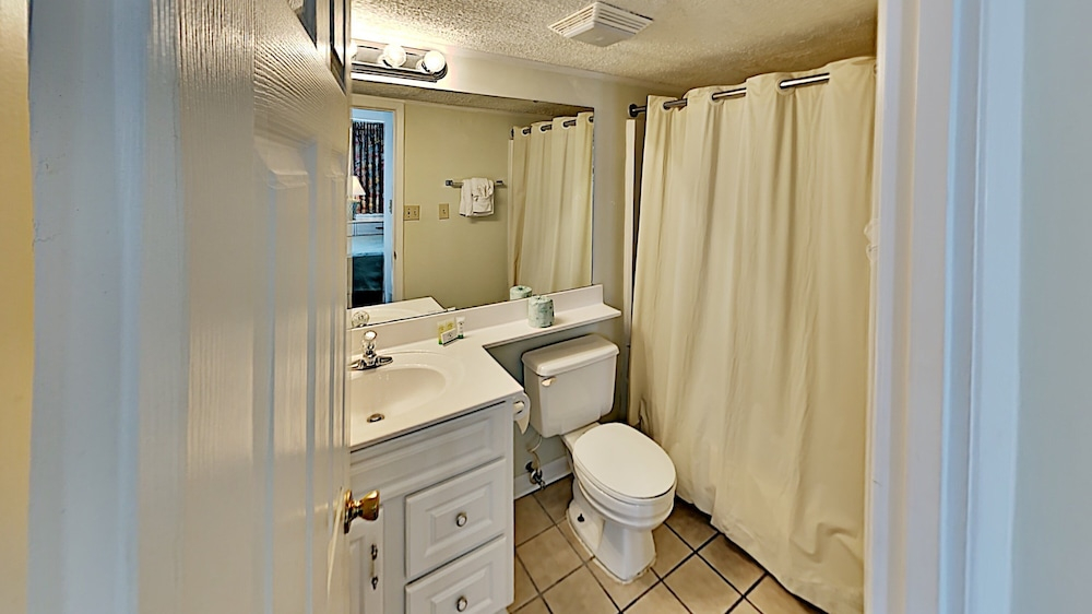 Sands Beach Club 1022