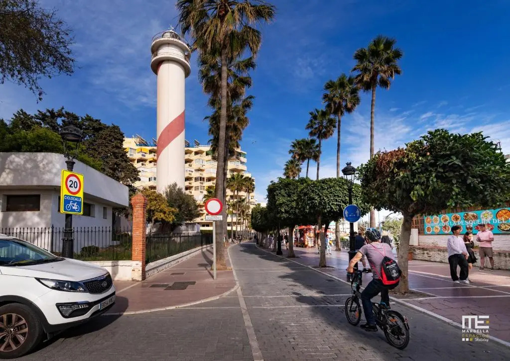 751, Renovated 1 Bedroom Apartment, Second Line Of The Beach, Wifi, Parking