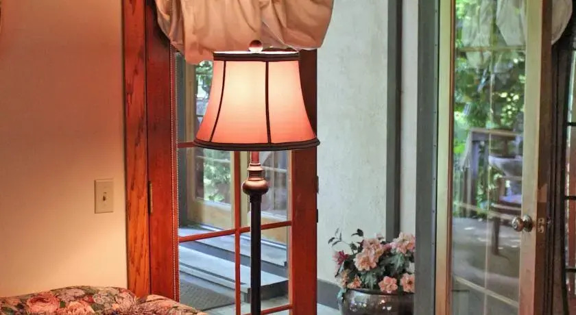 Zinfandel Inn