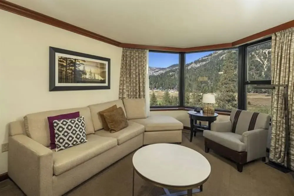 1BR Suite w/ Fireplace, Resort Pools, Spa & Gym