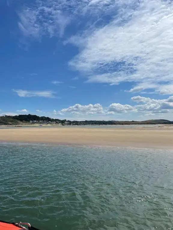 Sunny Corner, Padstow. Spacious 3 bedrooms, 2.5 bathrooms, parking, garden