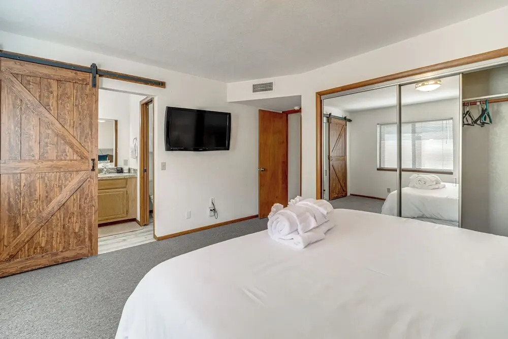 2 Mi to Uptown Sedona: Home w/ Hot Tub & Fire Pit!