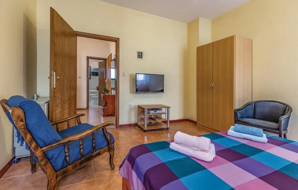 Beautiful Home in Porec With Wifi and 2 Bedrooms
