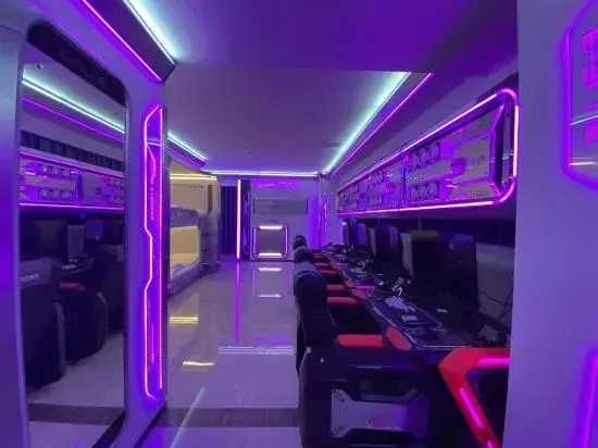 Cyber Holiday Hotel