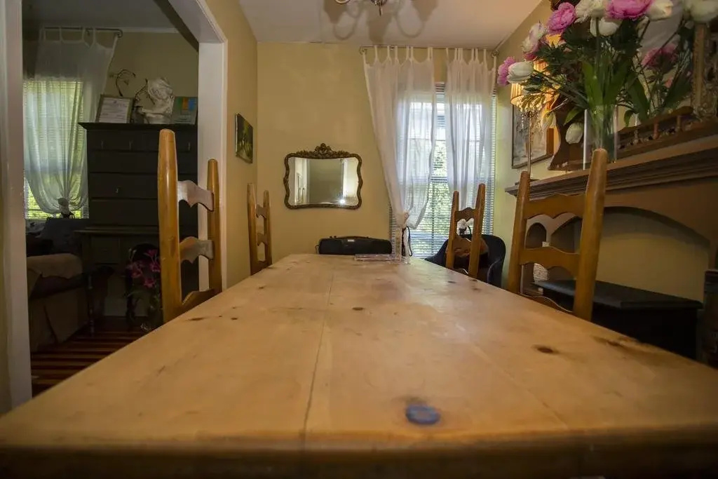 Niagara On The Lake Historic Rental Cottage