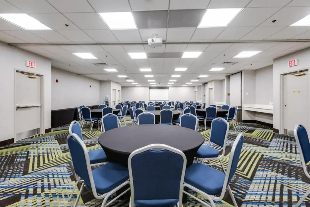 Holiday Inn Express Naperville by IHG