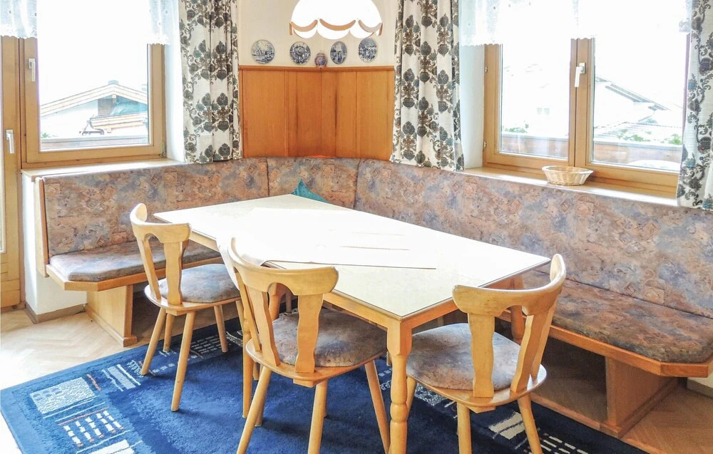 Stunning Apartment in Piesendorf With 3 Bedrooms and Wifi
