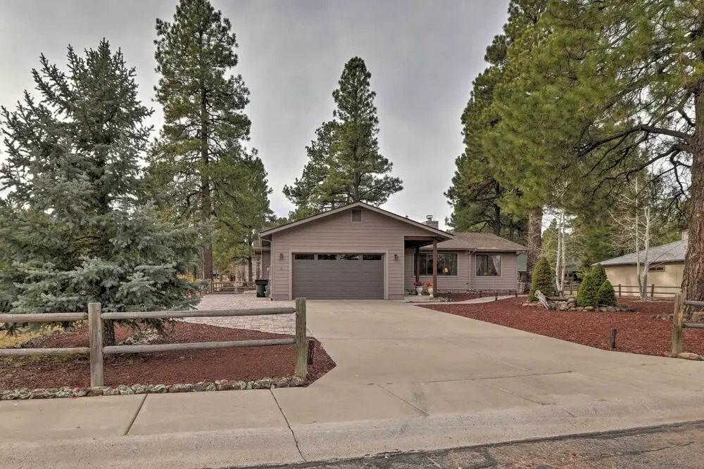Arizona Home w/ Patio, Fire Pit & Gas Grill