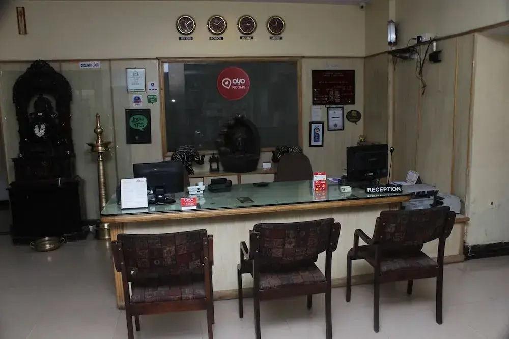OYO 1916 Hotel Suhashini Palace