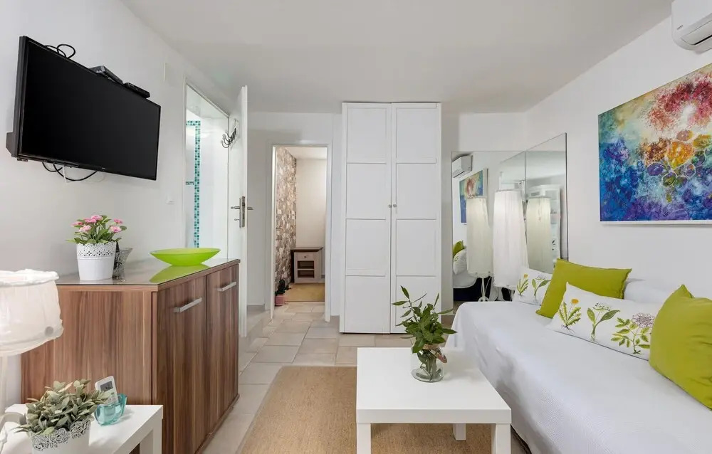 Beautiful Home in Malinska With Wifi and 1 Bedrooms