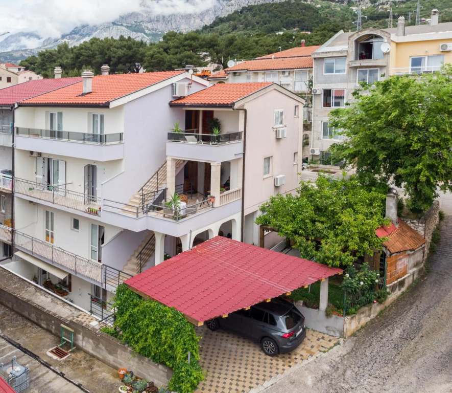 Iva Apartment