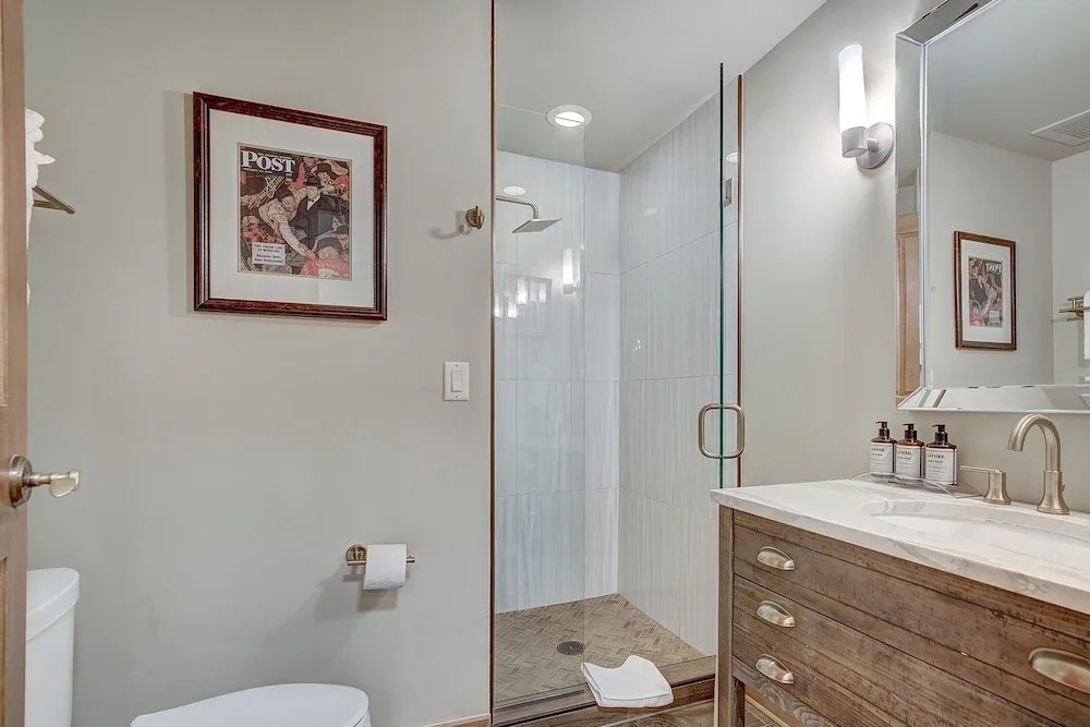 Luxury 1-Bedroom Ski-In Out Condo with Slopeside Heated Pool, No cleaning Fee 1 Condo by RedAwning