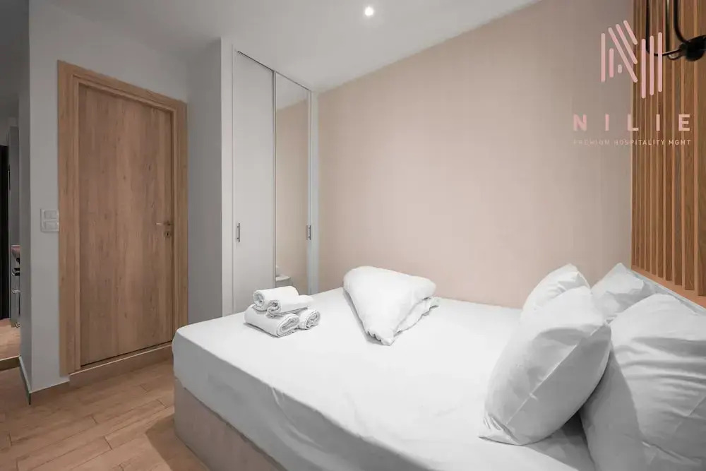Venus, Nilie Hospitality MGMT