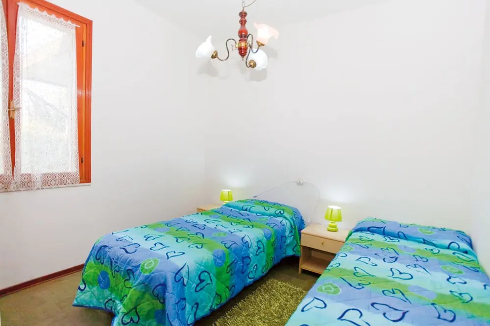 Independent Villa With Large Fenced Garden