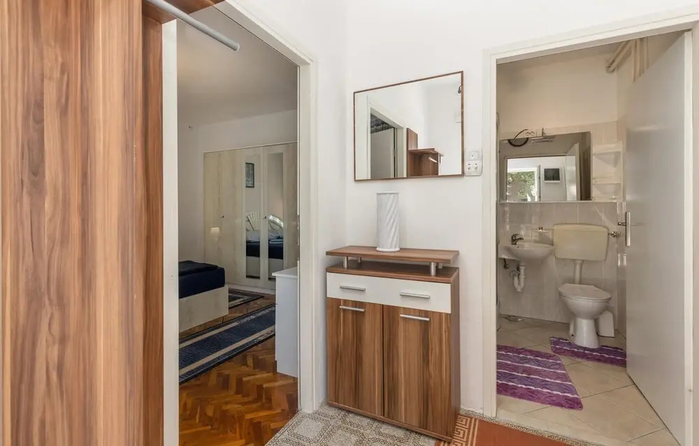 Amazing Apartment in Novi Vinodolski With 1 Bedrooms and Wifi