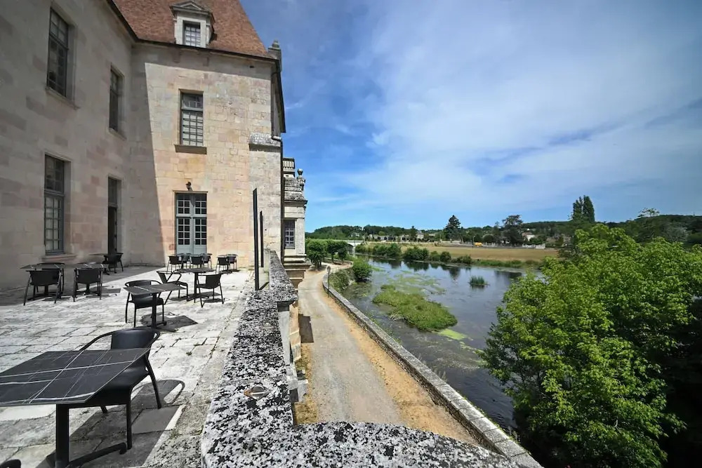 Le logis de labbaye de Saint Savin